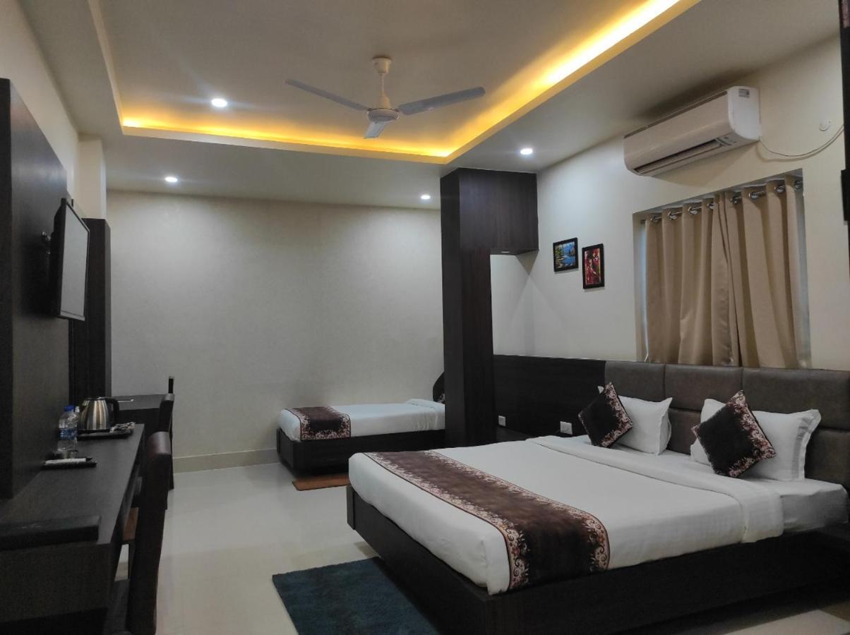 Hotel Paradise - Biswanath Chariali Bishnath Buitenkant foto