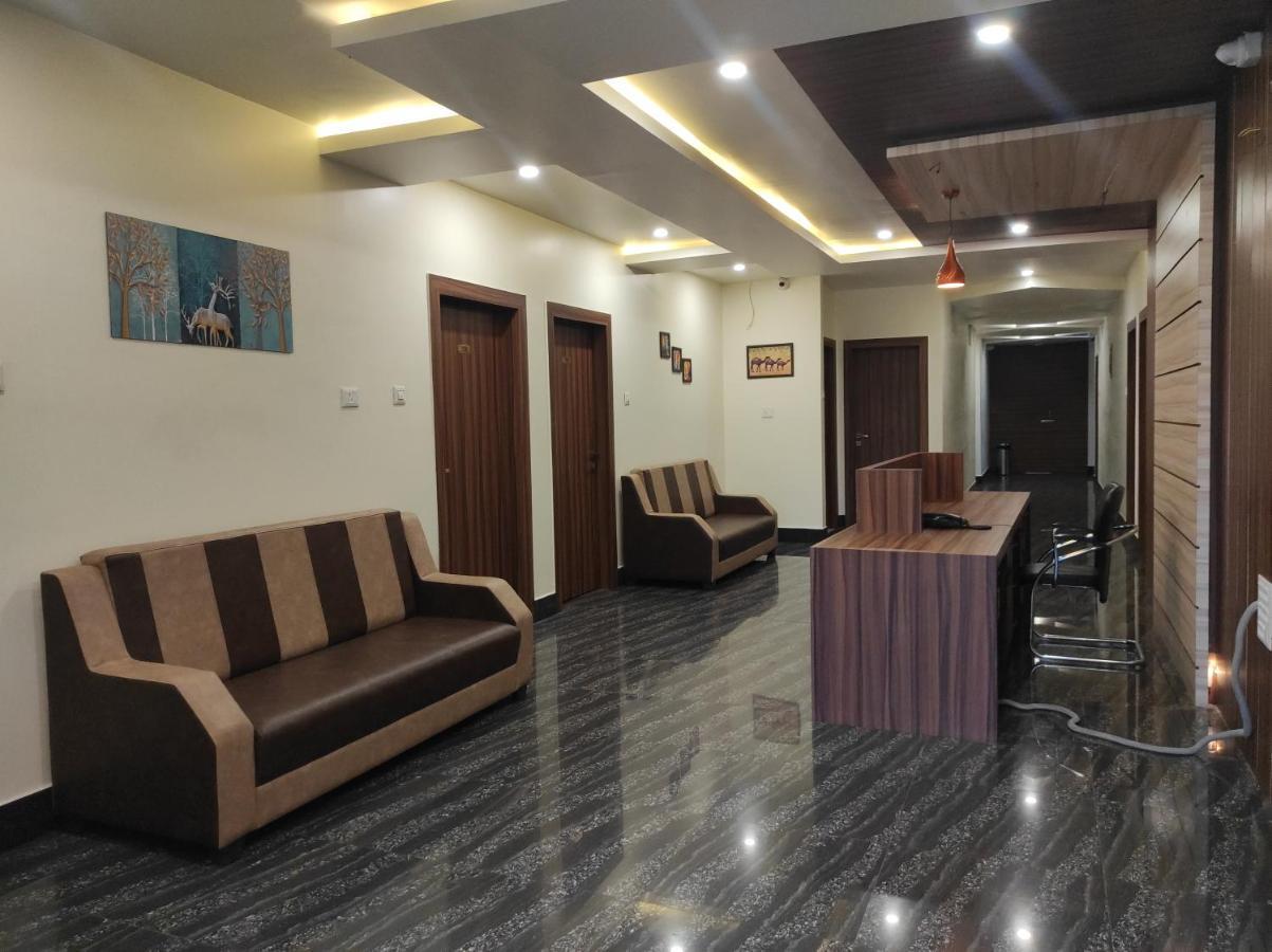 Hotel Paradise - Biswanath Chariali Bishnath Buitenkant foto
