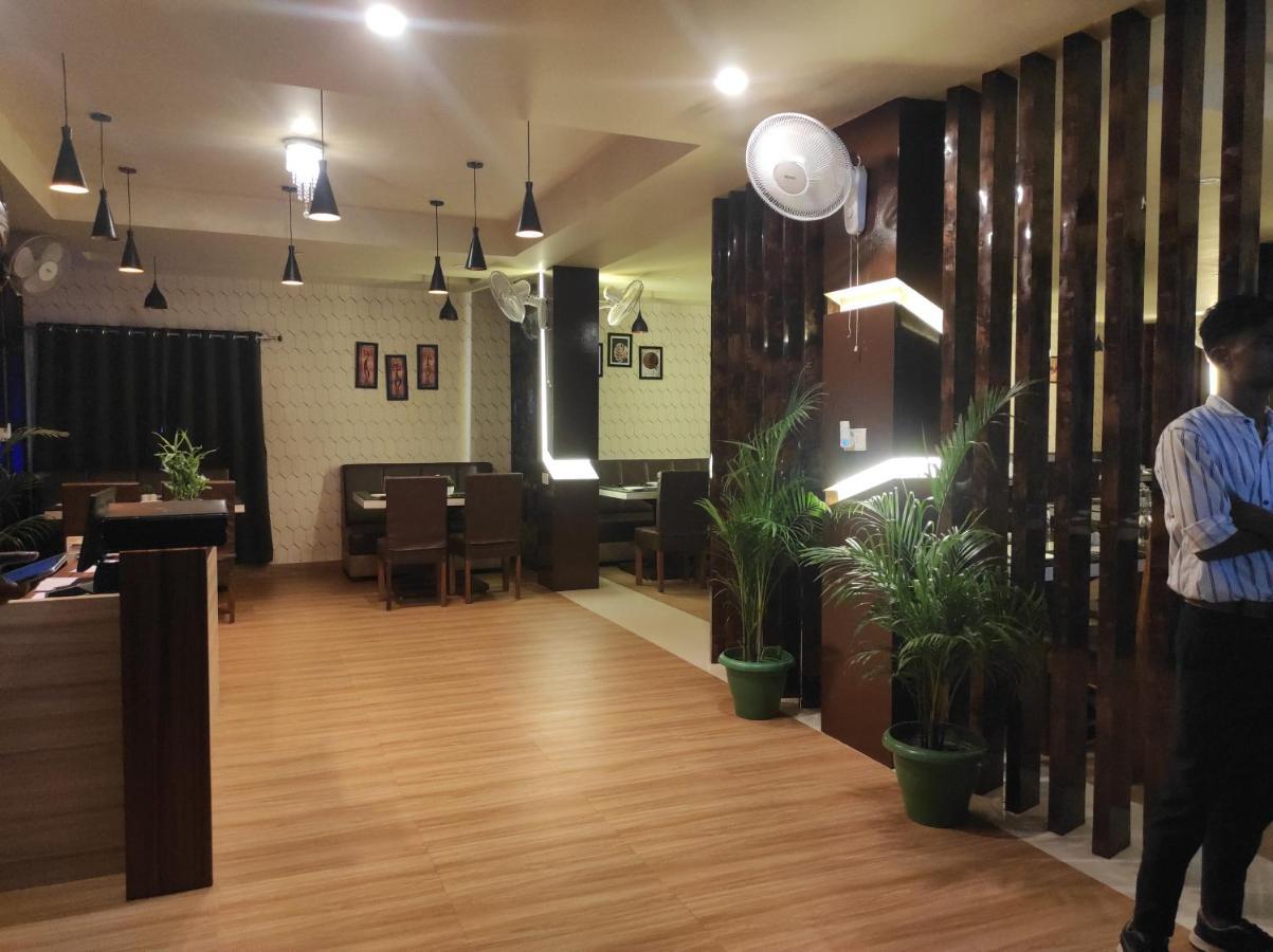 Hotel Paradise - Biswanath Chariali Bishnath Buitenkant foto