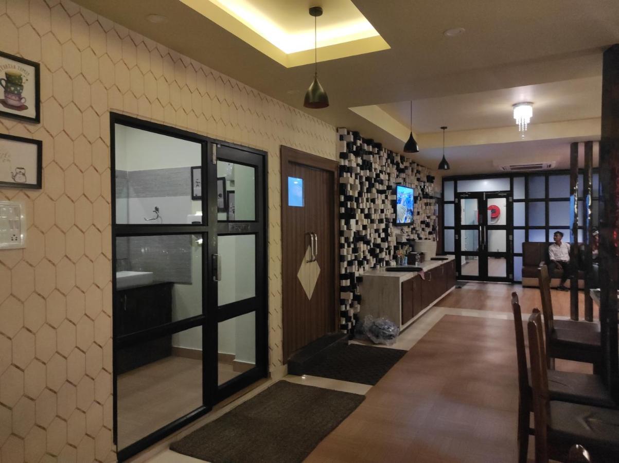Hotel Paradise - Biswanath Chariali Bishnath Buitenkant foto