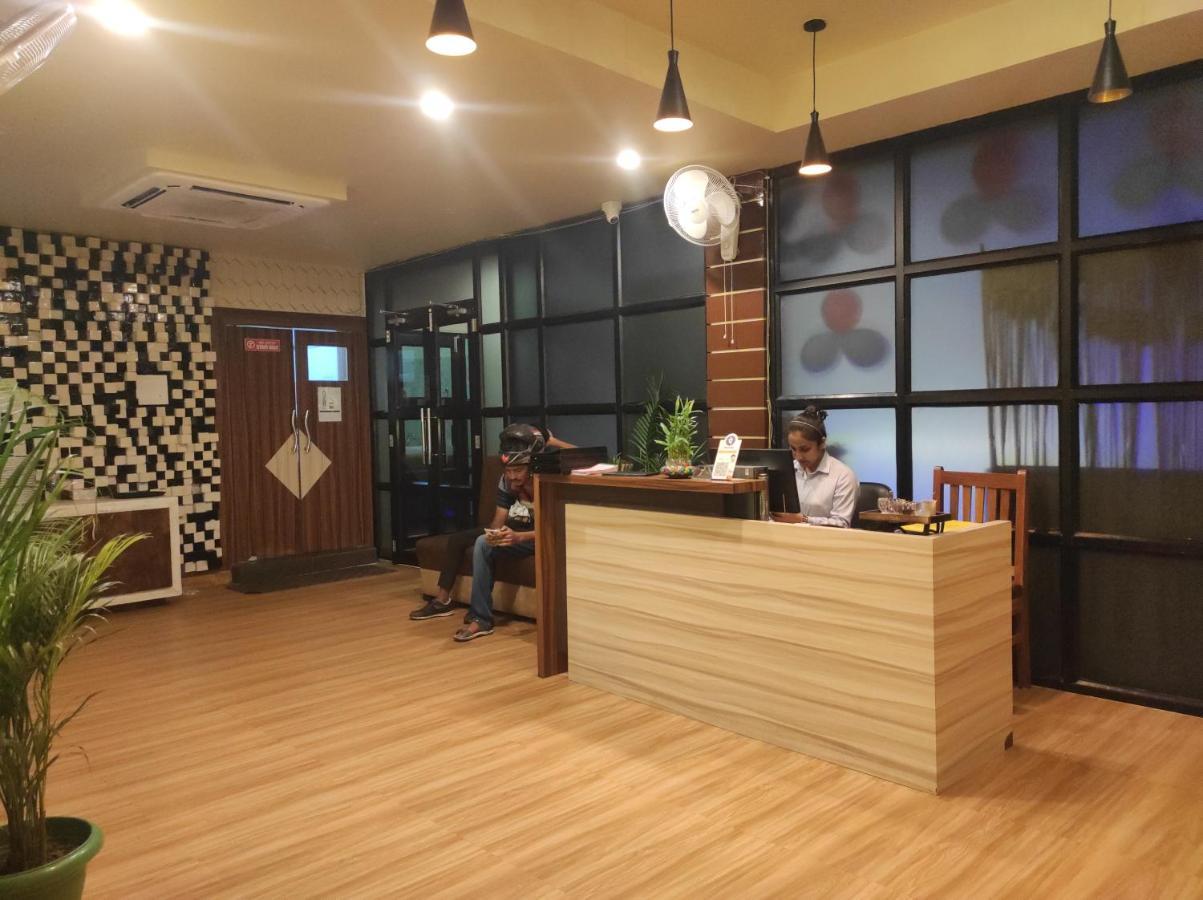 Hotel Paradise - Biswanath Chariali Bishnath Buitenkant foto