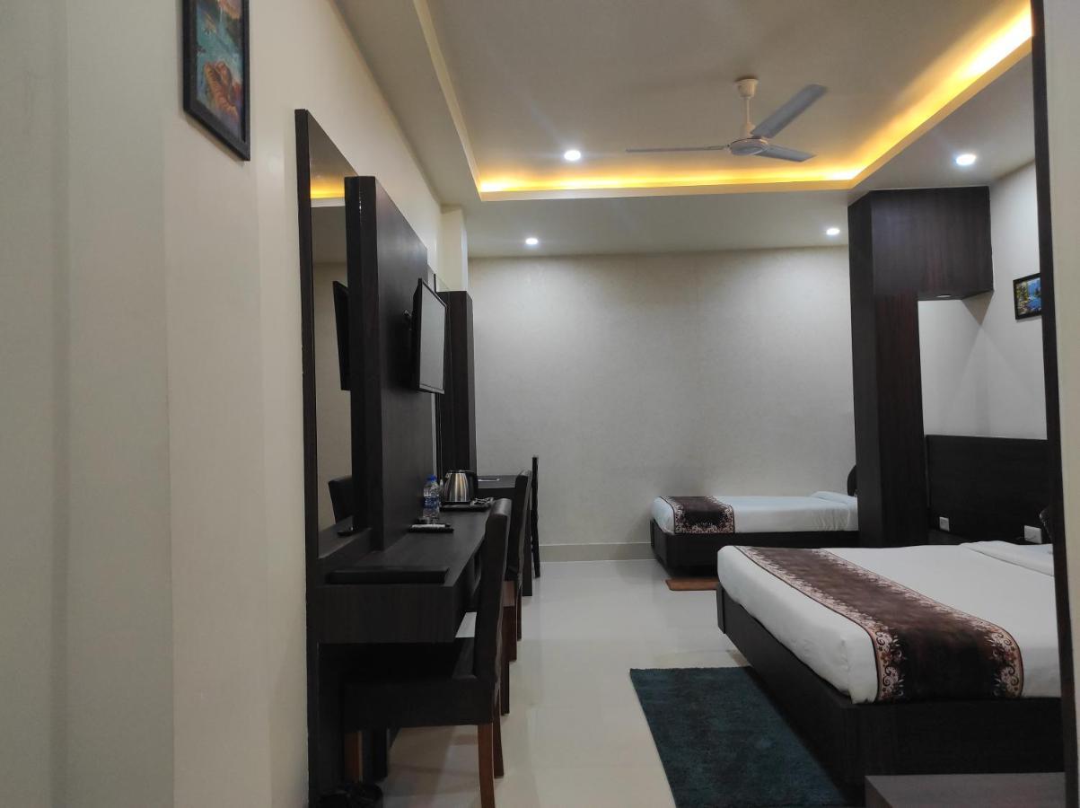 Hotel Paradise - Biswanath Chariali Bishnath Buitenkant foto