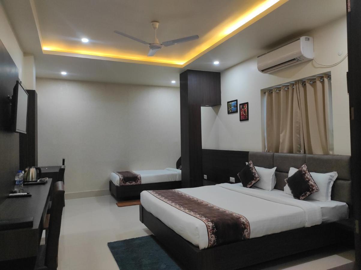 Hotel Paradise - Biswanath Chariali Bishnath Buitenkant foto